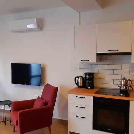 Duplex Mod 50m From The Beach شقة