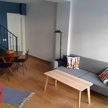Duplex Mod 50m From The Beach